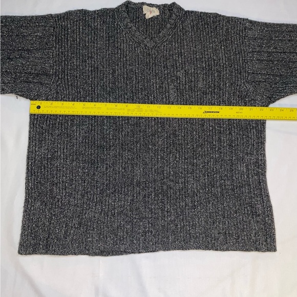 J. Crew Charcoal V-Neck Sweater 75% Wool & Silk Blend, Thick and Warm. - Picture 8 of 10